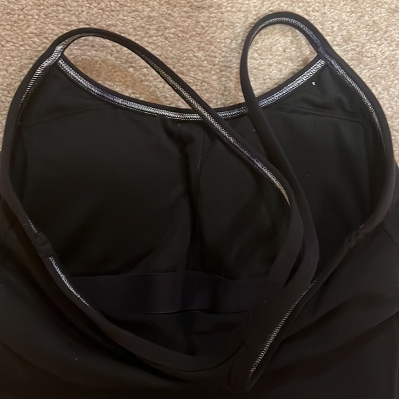 Lululemon tank size 2 - Picture 3 of 5